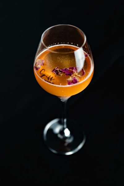 Les Cocktails - Bubbles & Roses